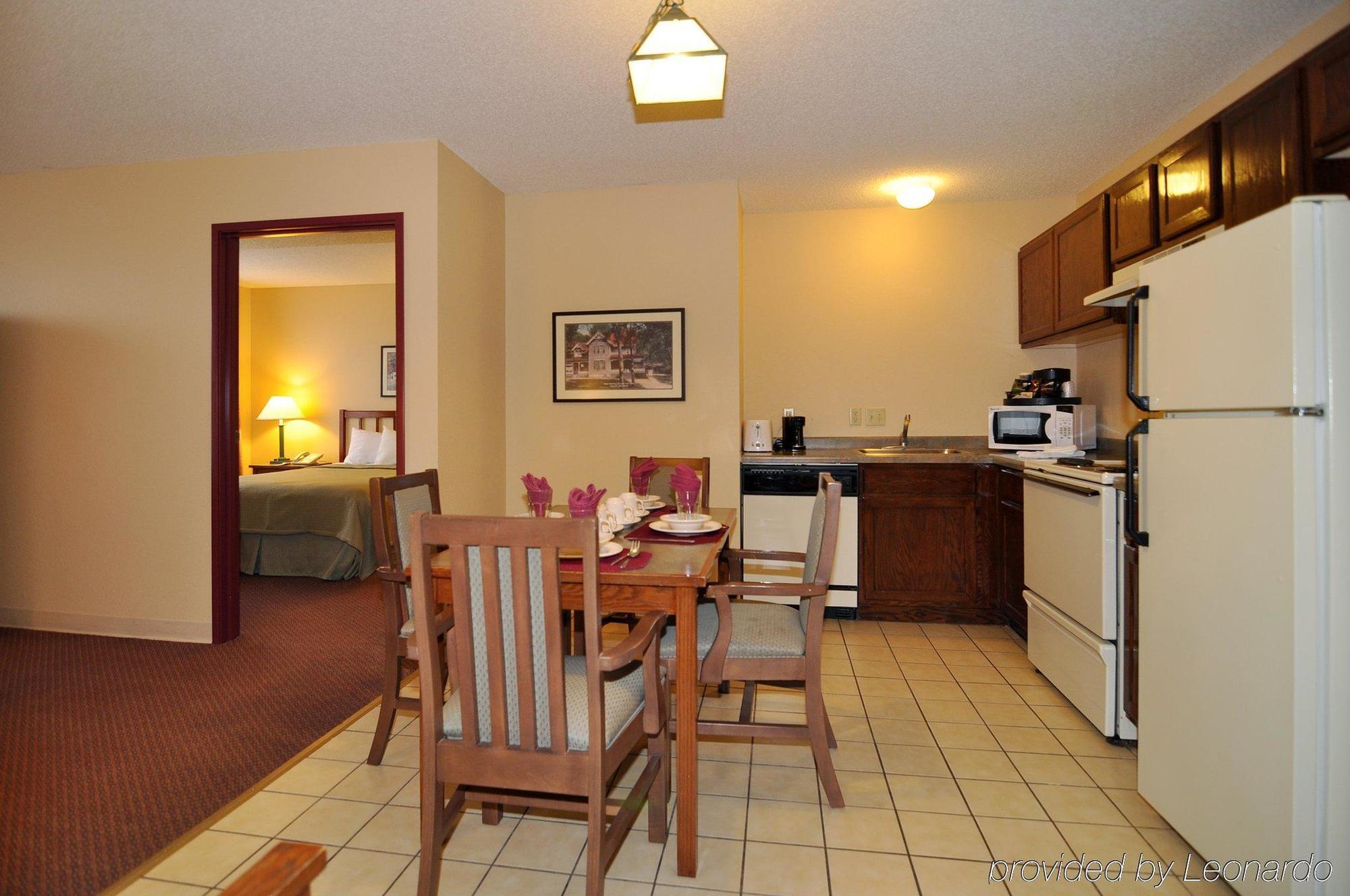 Norwood Inn And Suites Chaska ห้อง รูปภาพ