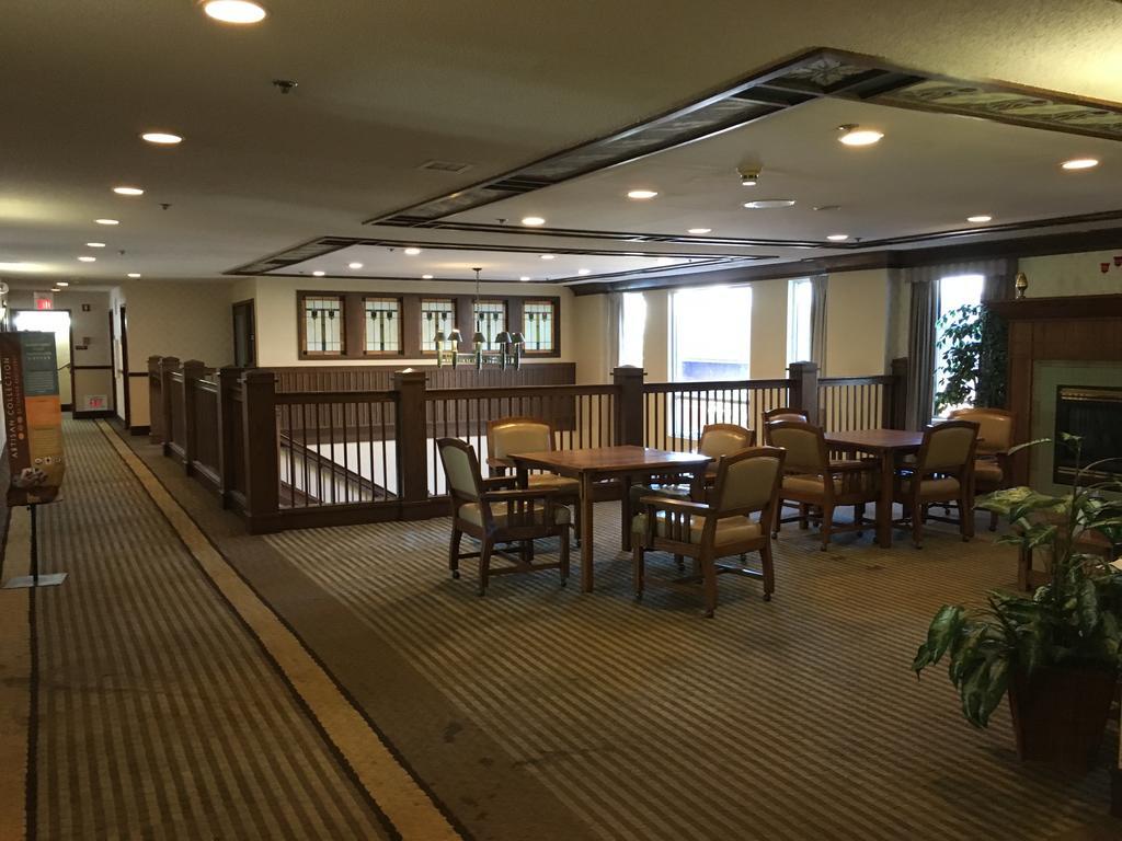 Norwood Inn And Suites Chaska ภายนอก รูปภาพ