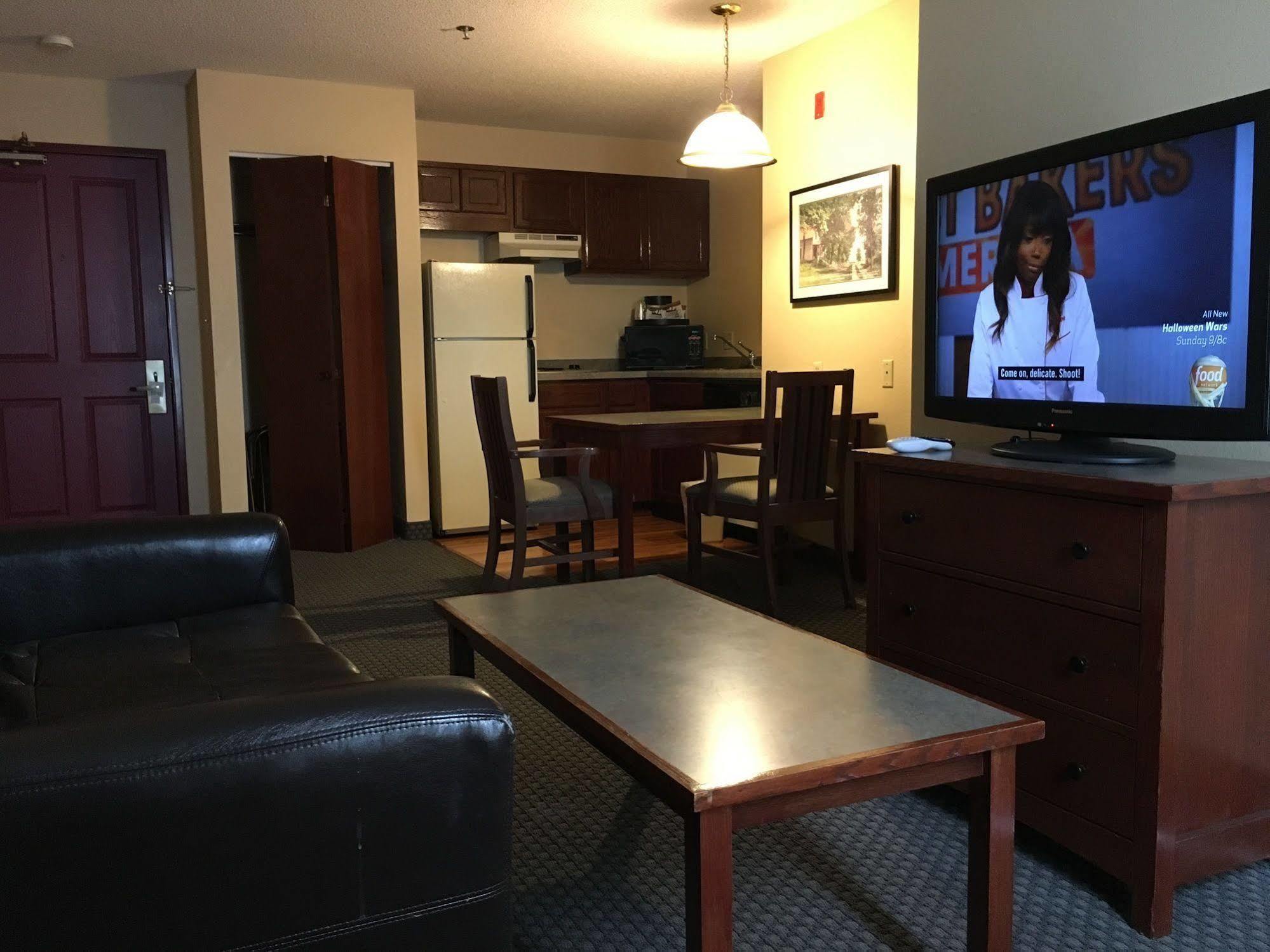 Norwood Inn And Suites Chaska ภายนอก รูปภาพ
